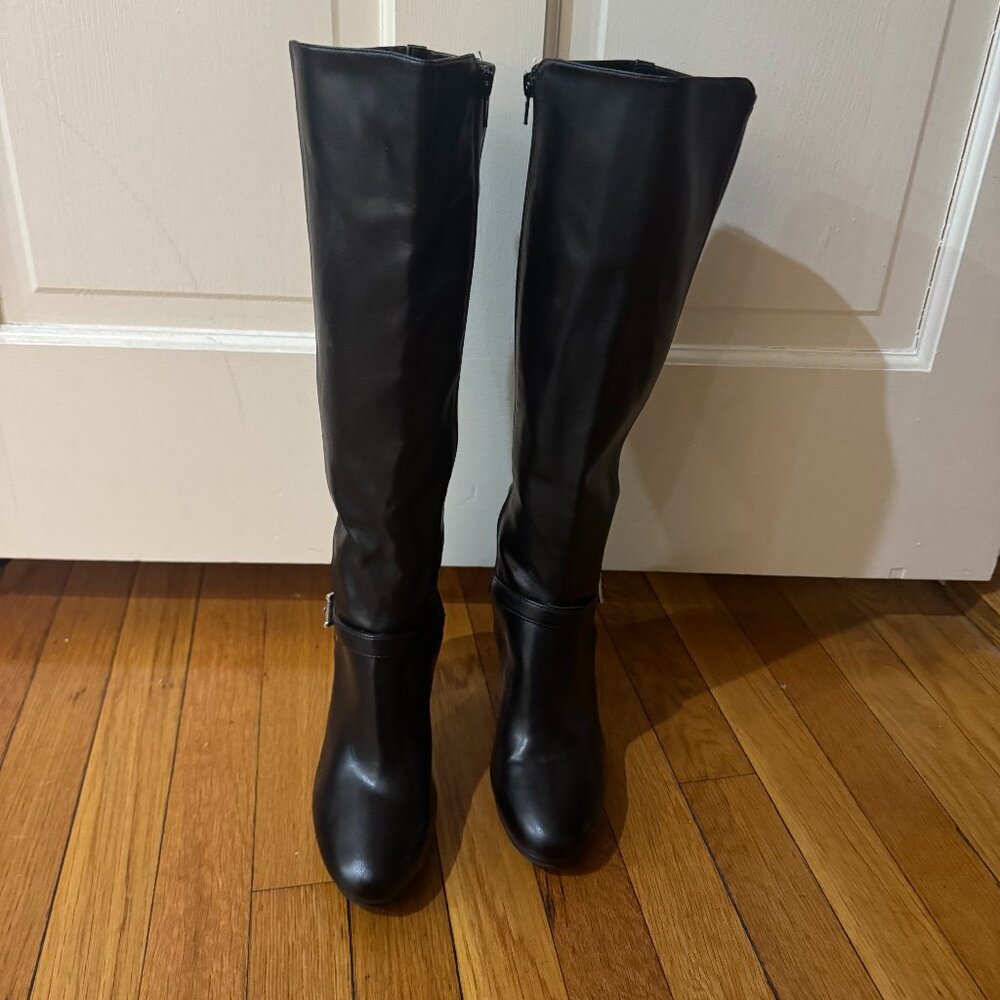 Nine West, size 7, healed black boots